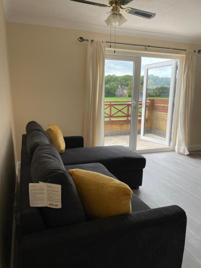 Large, Spacious 3 Bedroom Sleeps 6, Apartment For Contractors And Holidays In Lewisham, Greater London - 1 Free Parking Space & Free Wifi Extérieur photo