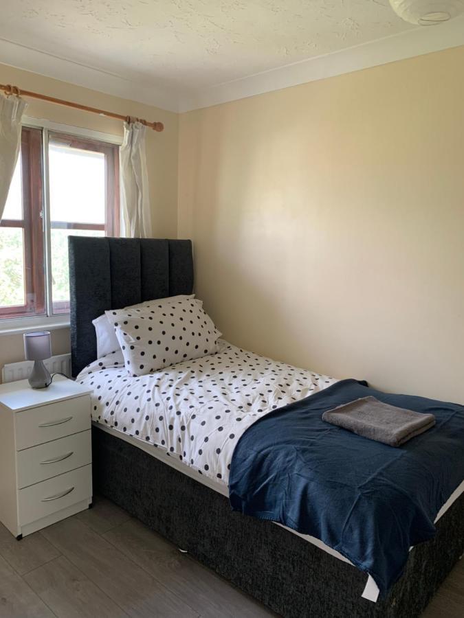 Large, Spacious 3 Bedroom Sleeps 6, Apartment For Contractors And Holidays In Lewisham, Greater London - 1 Free Parking Space & Free Wifi Extérieur photo